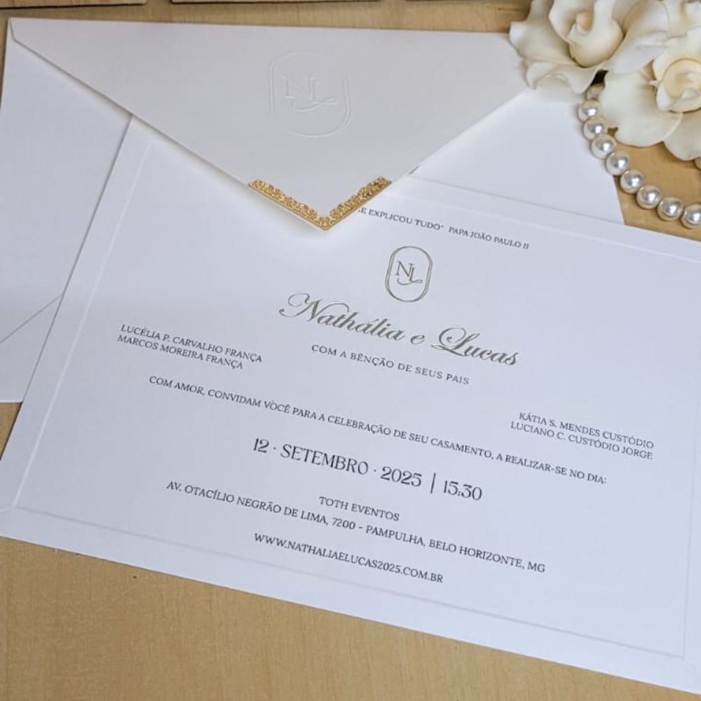 Convite de Casamento Elegante com Hot Stamping Dourado 4 Convite de casamento clássico com relevo americano