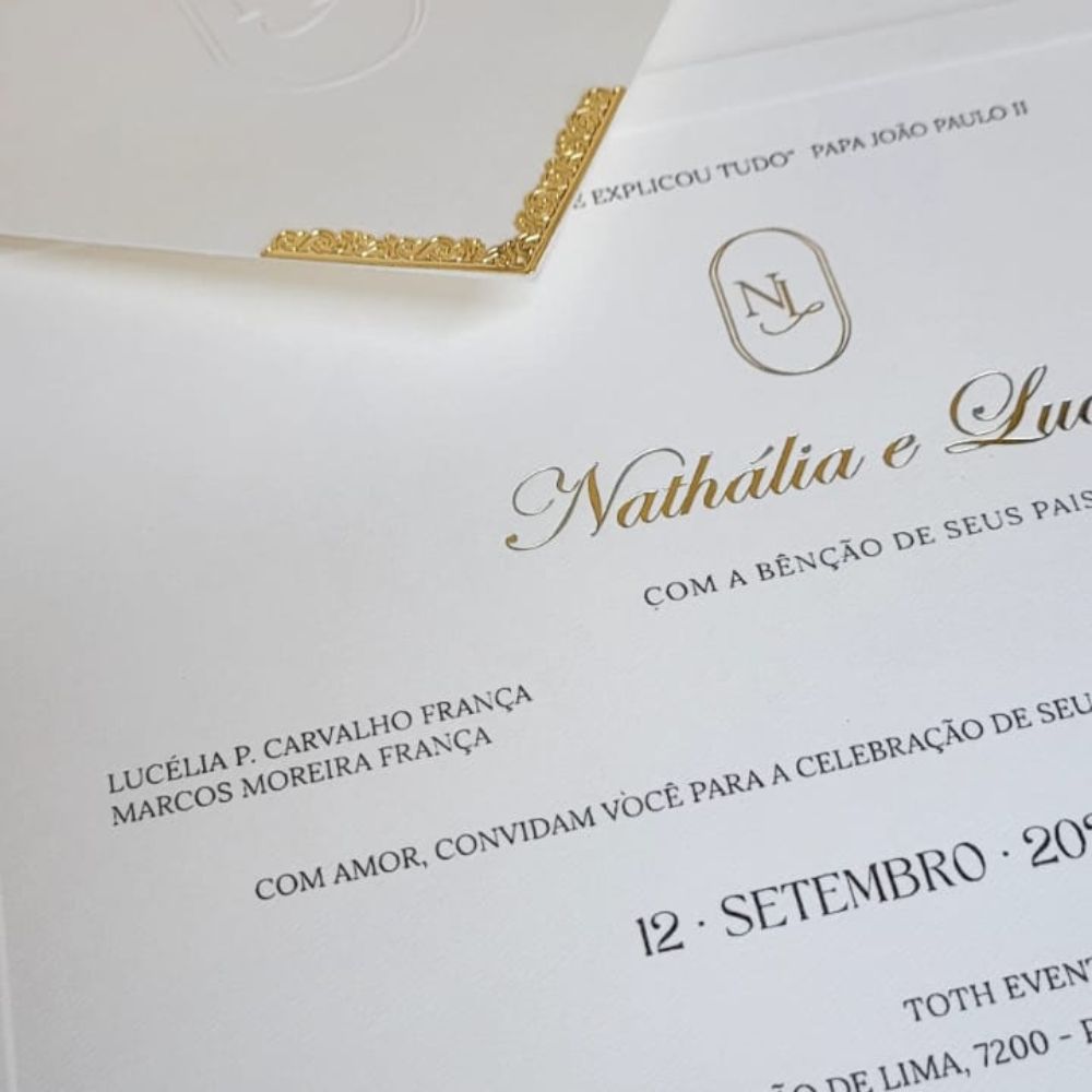 Convite de Casamento Elegante com Hot Stamping Dourado 2 Hot stamping dourado em convite de casamento elegante