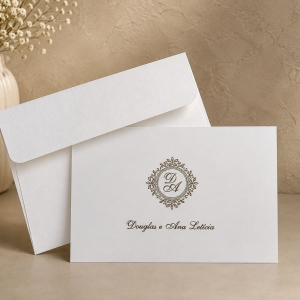 Cartão de agradecimento personalizado com acabamento elegante em papel color plus.