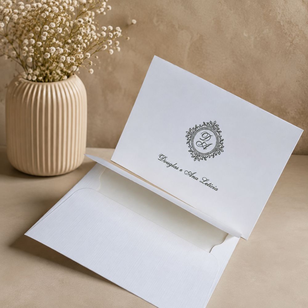 Cartão de Agradecimento Personalizado 4 Cartão social com dobra personalizado em papel premium para mensagens, agradecimentos e ocasiões especiais.